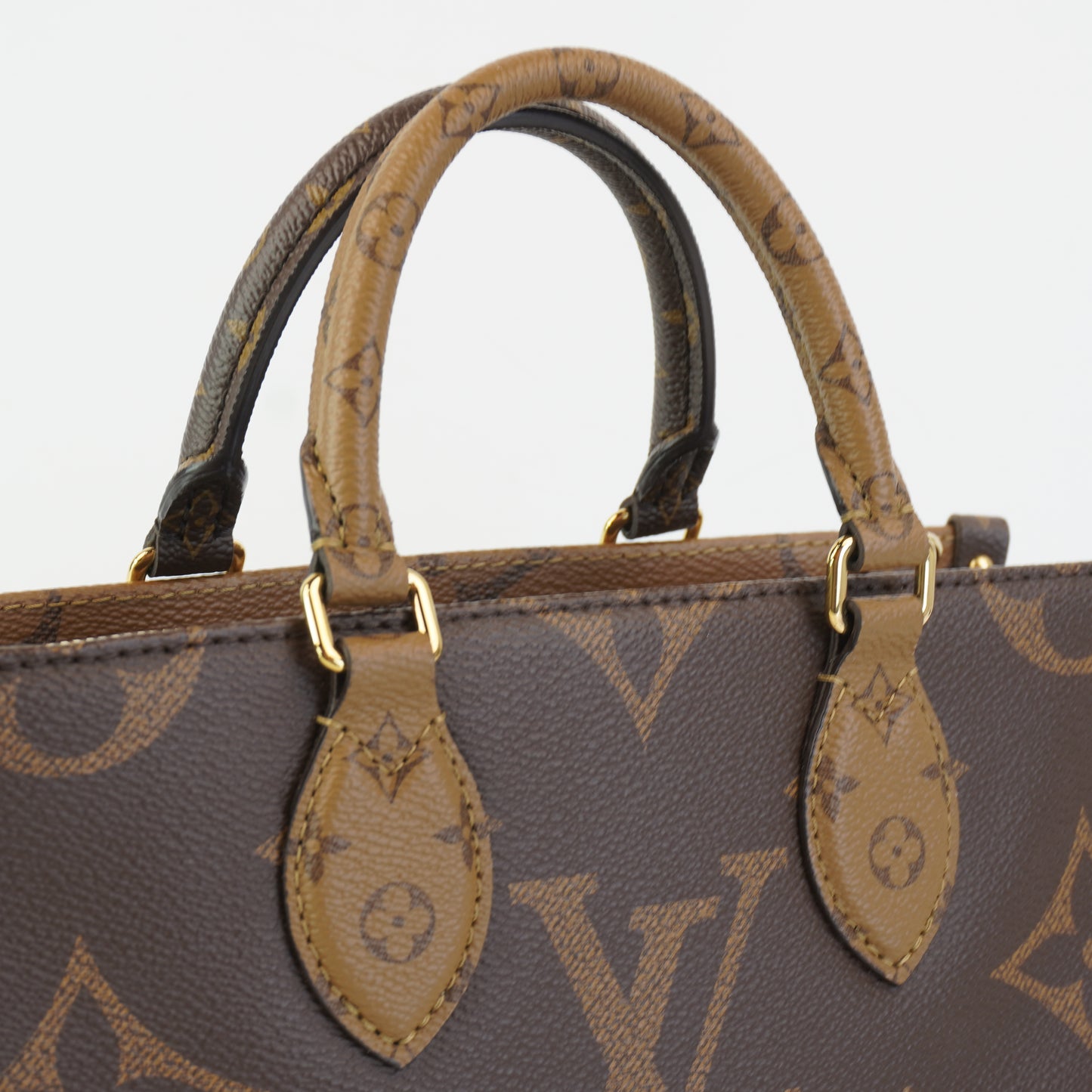 Louis Vuitton	On the Go Eastwest