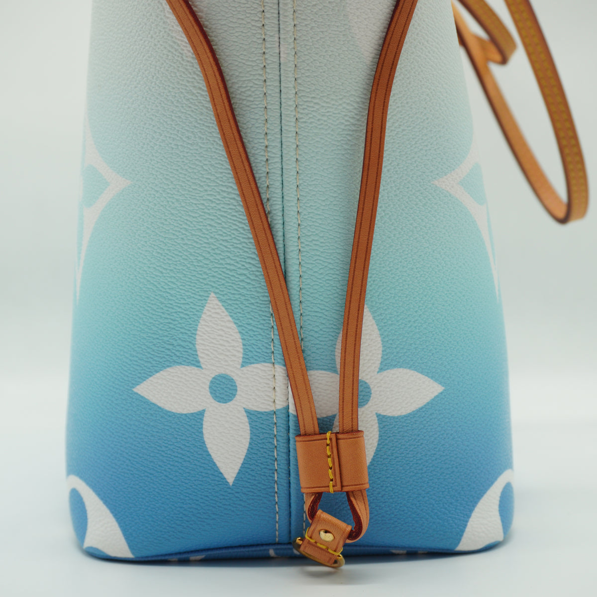 Louis Vuitton	Giant By The Pool NeverFull MM GHW