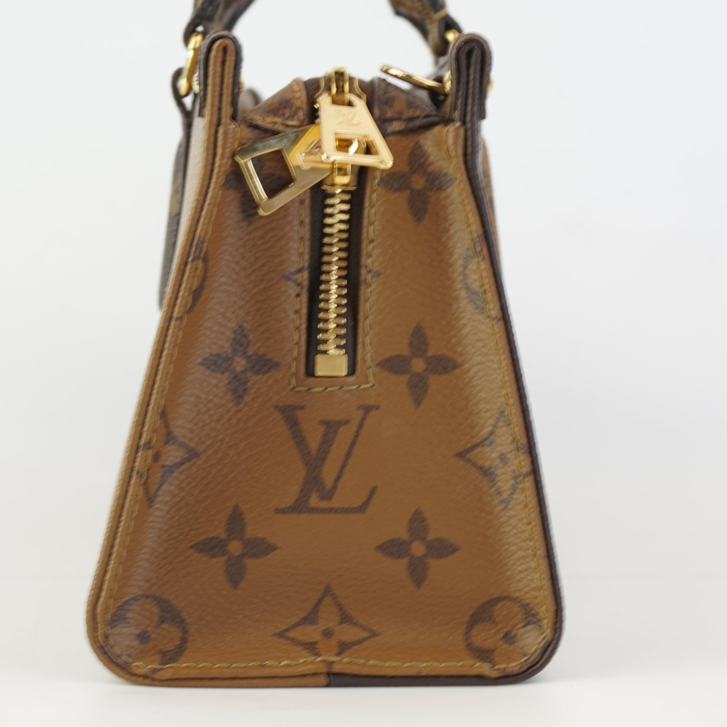 Louis Vuitton	On the Go Eastwest