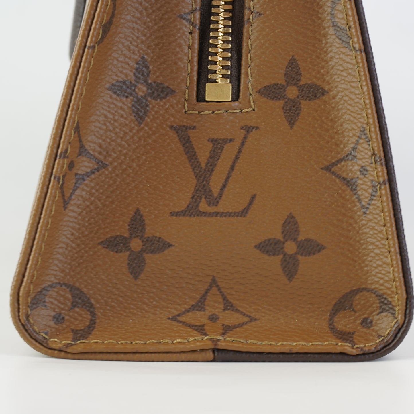 Louis Vuitton	On the Go Eastwest