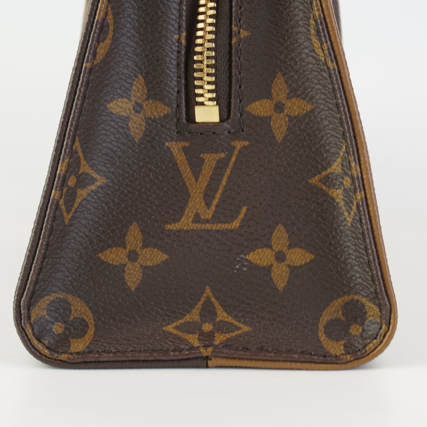 Louis Vuitton	On the Go Eastwest