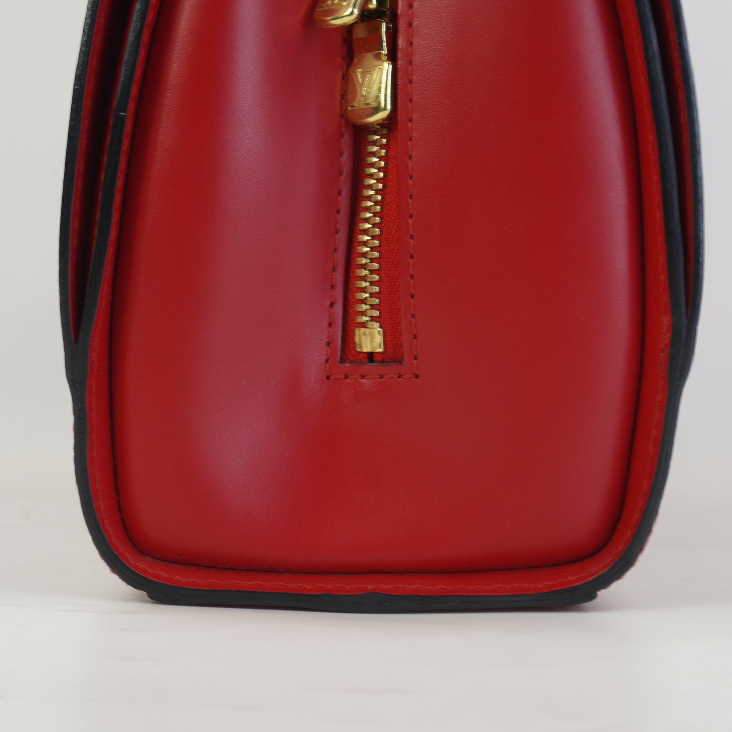 Louis Vuitton	Red Epi Pont Neuf GHW Small