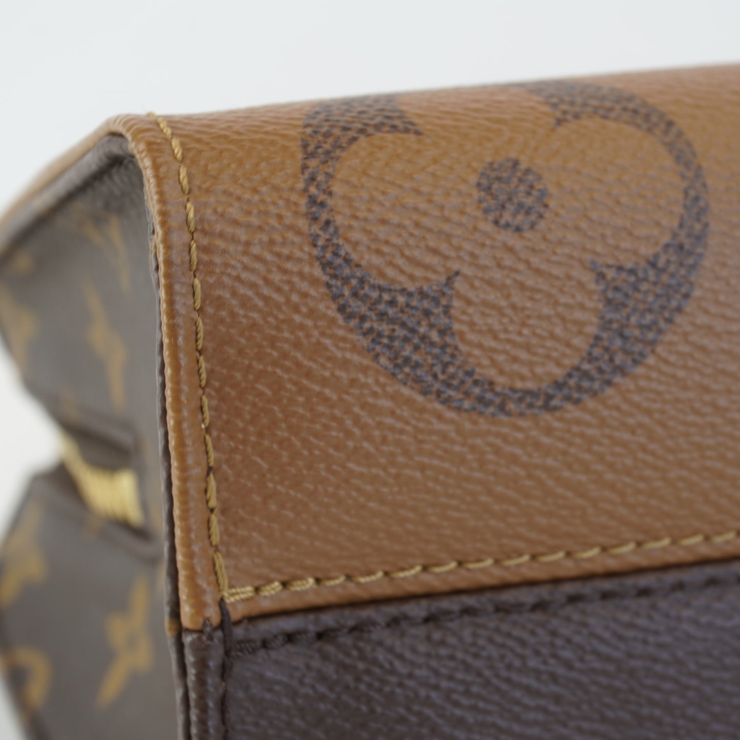 Louis Vuitton	On the Go Eastwest