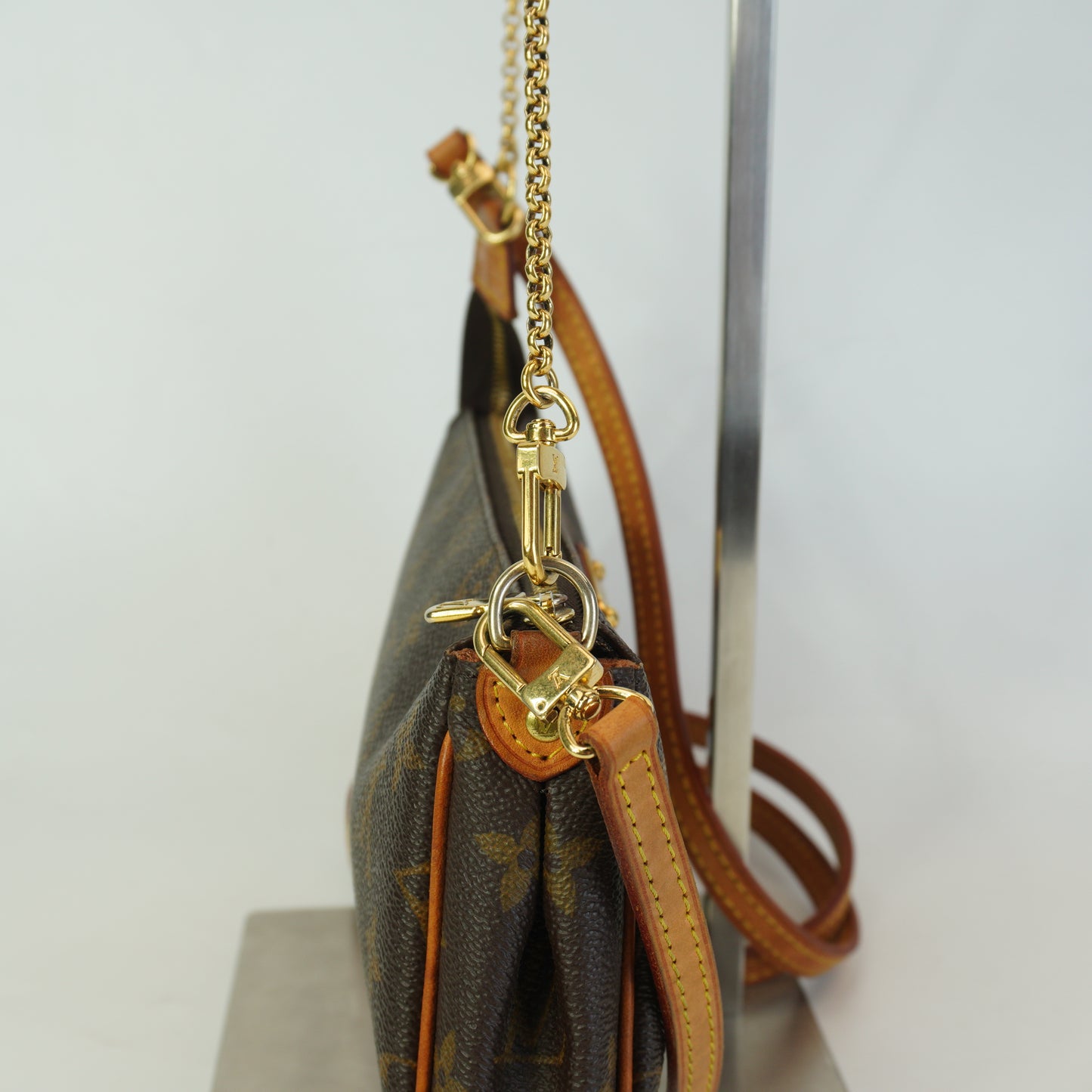 Louis Vuitton	Eva Clutch Monogram  Small GHW