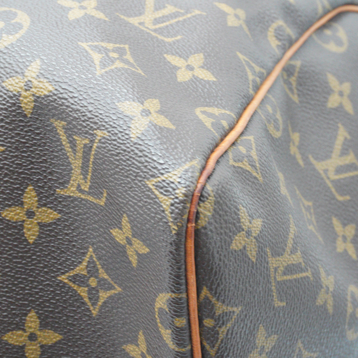 Louis Vuitton Keepall 55 Bandouliere Duffle Bag GHW