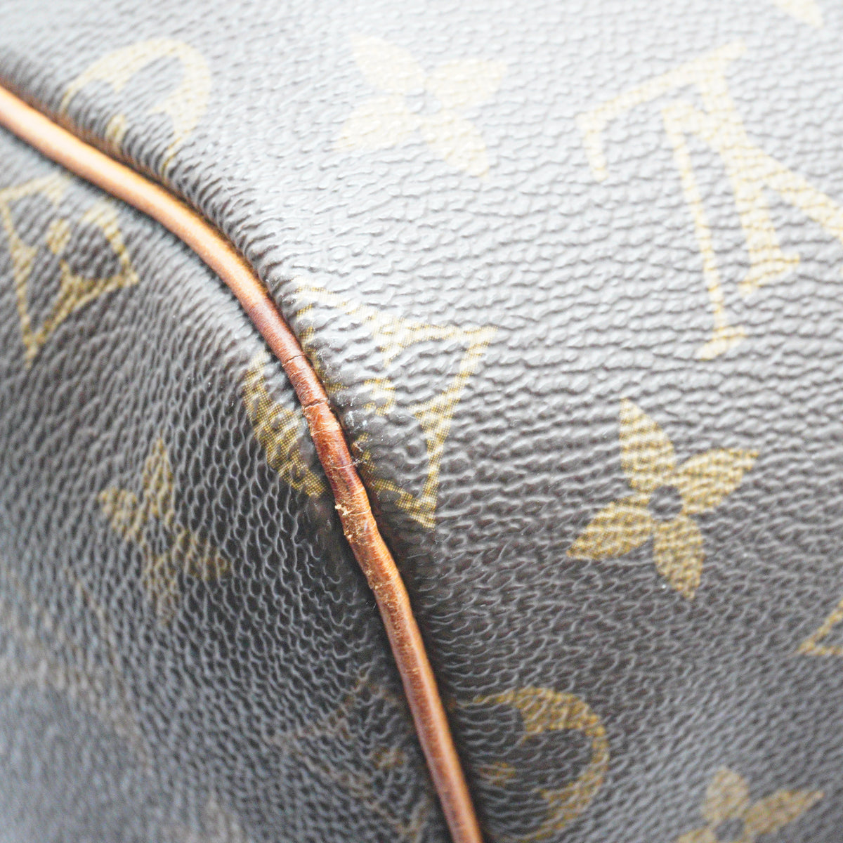 Louis Vuitton Keepall 55 Bandouliere Duffle Bag GHW