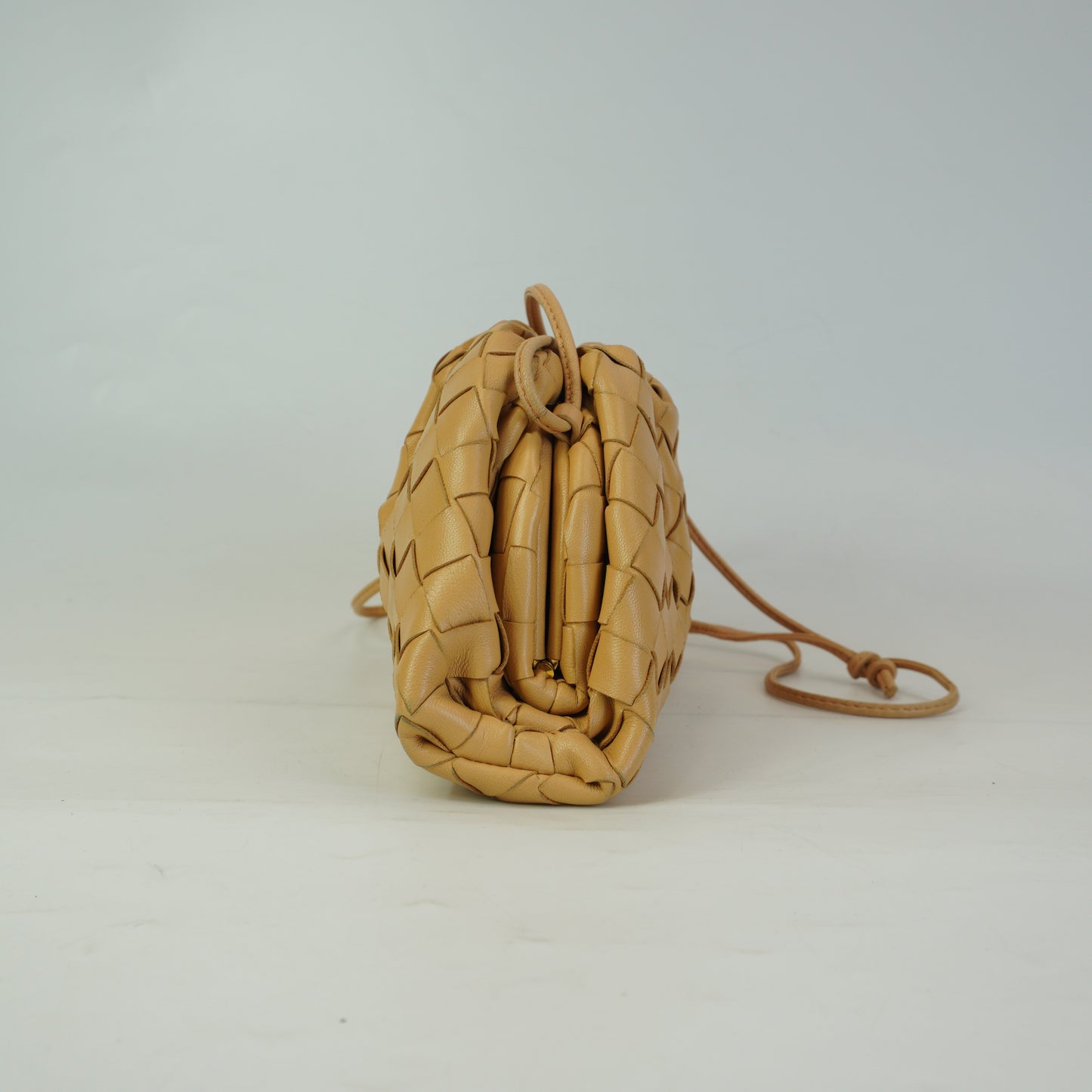Bottega Veneta The mini  Pouch beige GHW