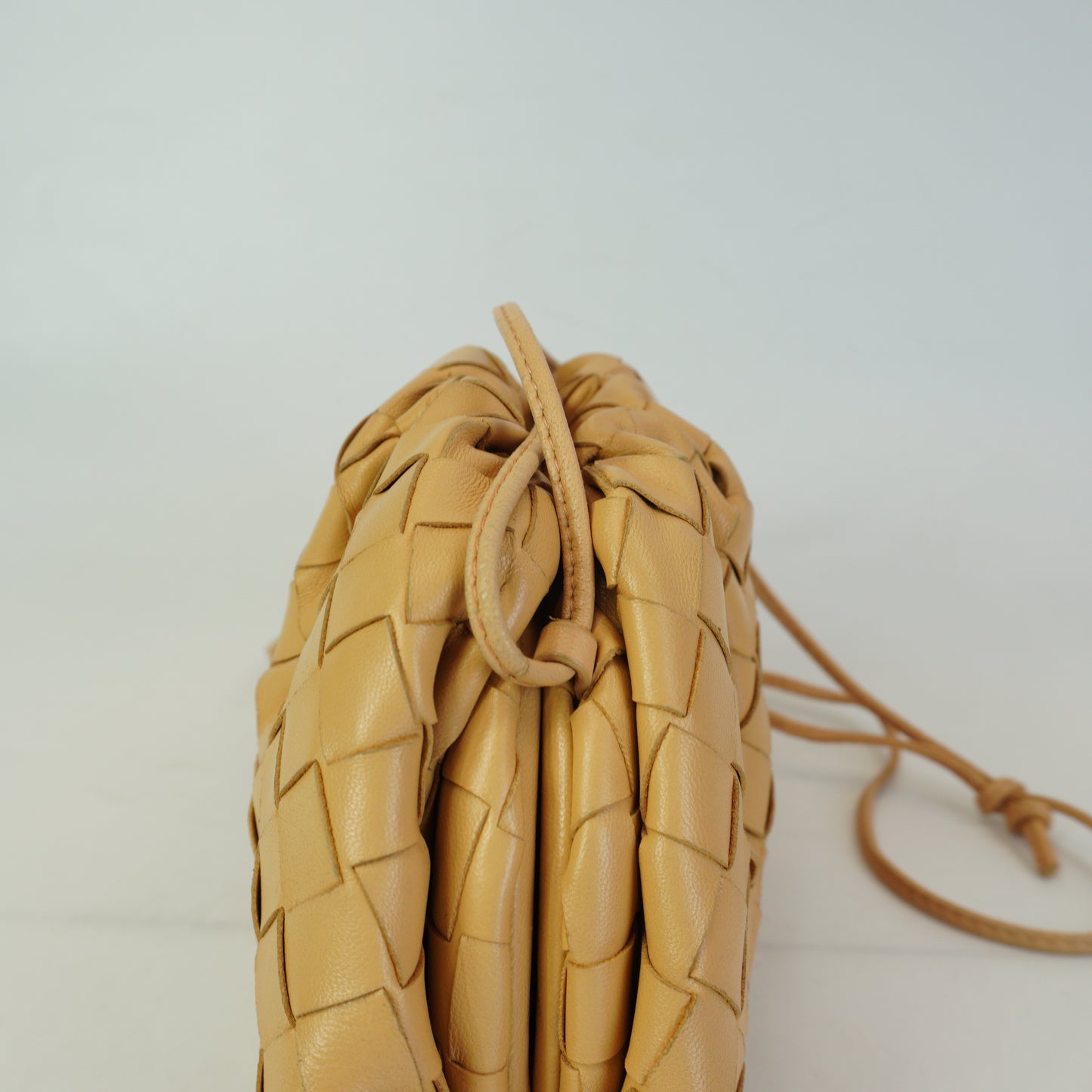 Bottega Veneta The mini  Pouch beige GHW