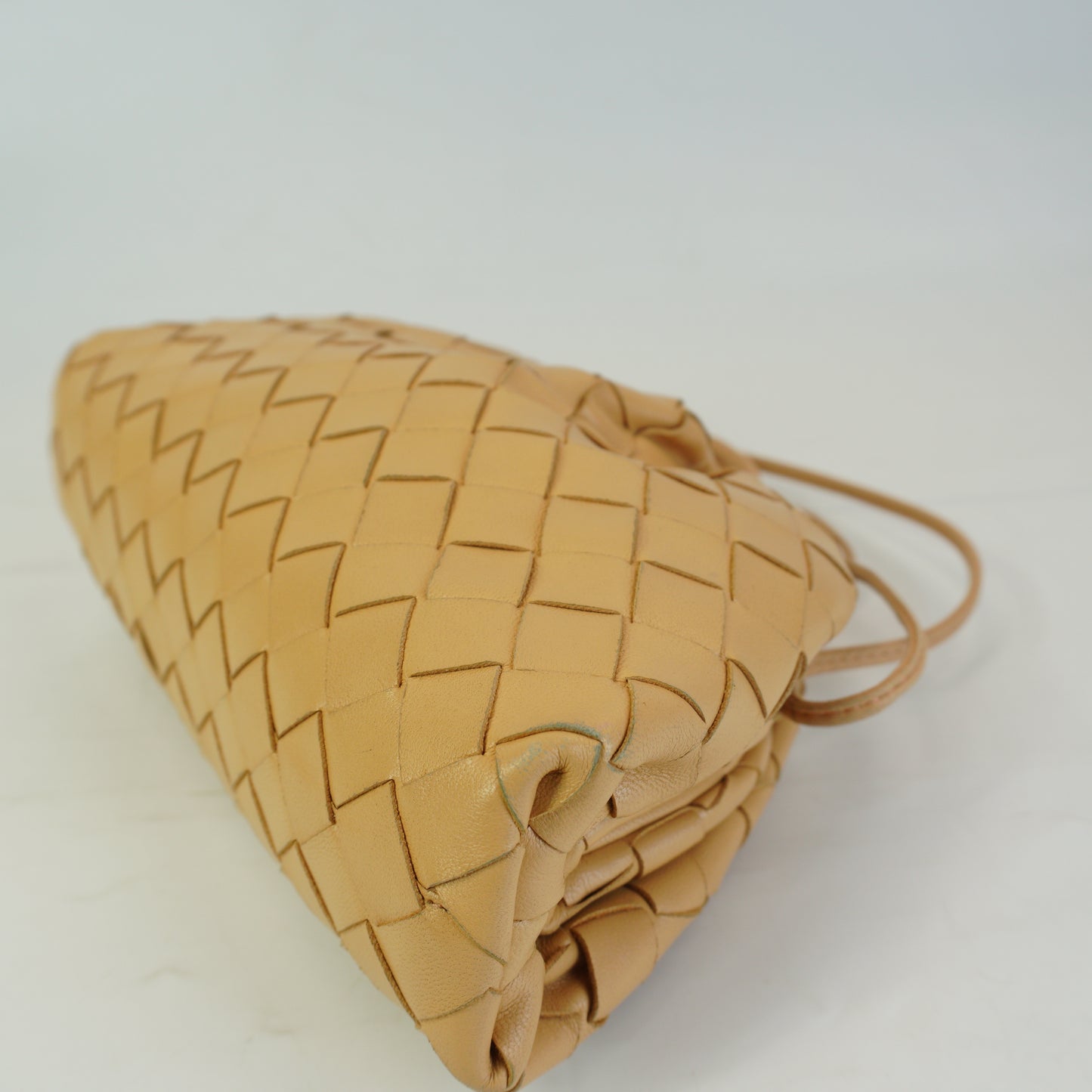 Bottega Veneta The mini  Pouch beige GHW