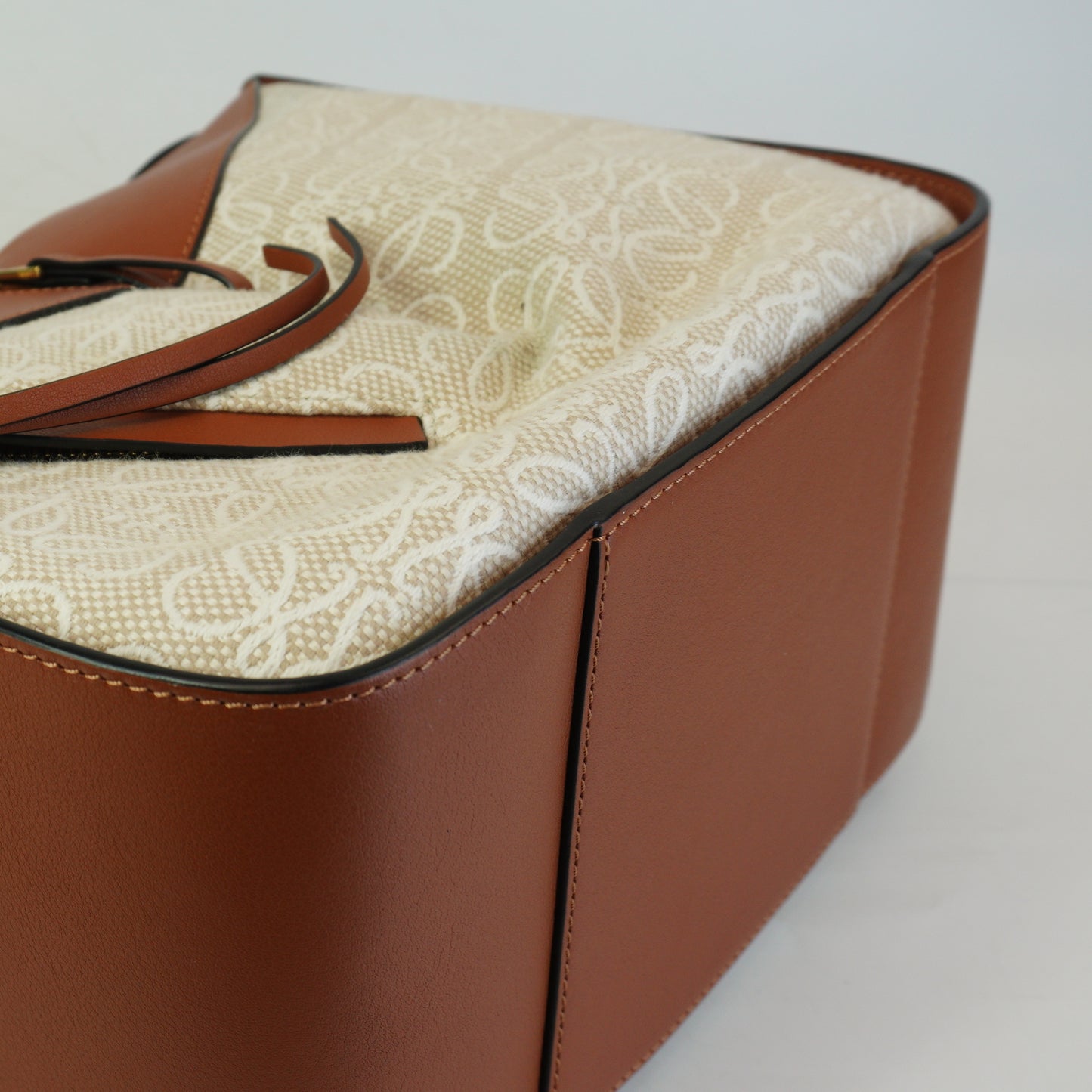 Loewe Hammock Bag Medium GHW