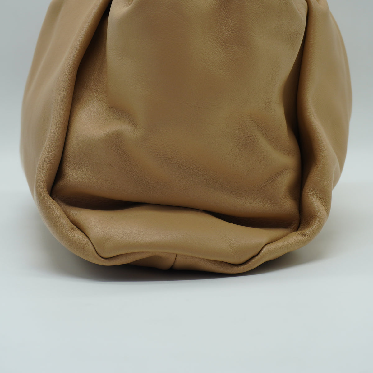 Bottega Veneta	Shoulder pouch large beige GHW