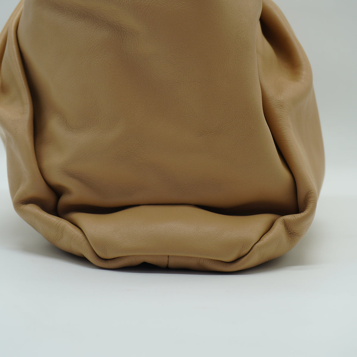 Bottega Veneta	Shoulder pouch large beige GHW