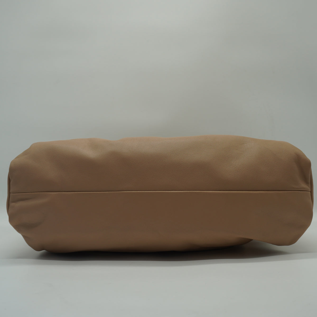 Bottega Veneta	Shoulder pouch large beige GHW