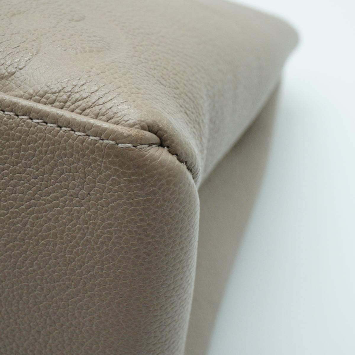 Louis Vuitton Grand Palais Medium Beige GHW