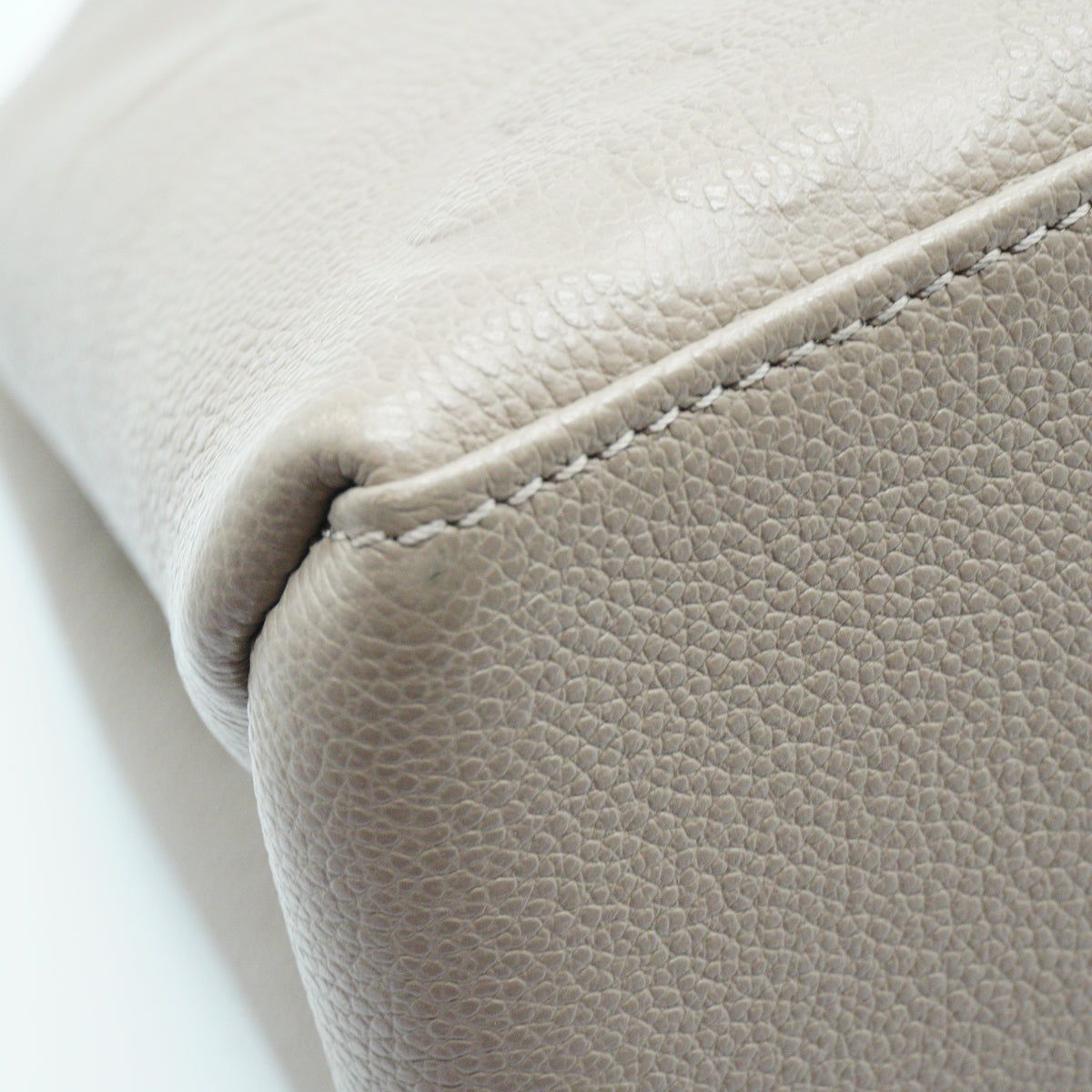 Louis Vuitton Grand Palais Medium Beige GHW