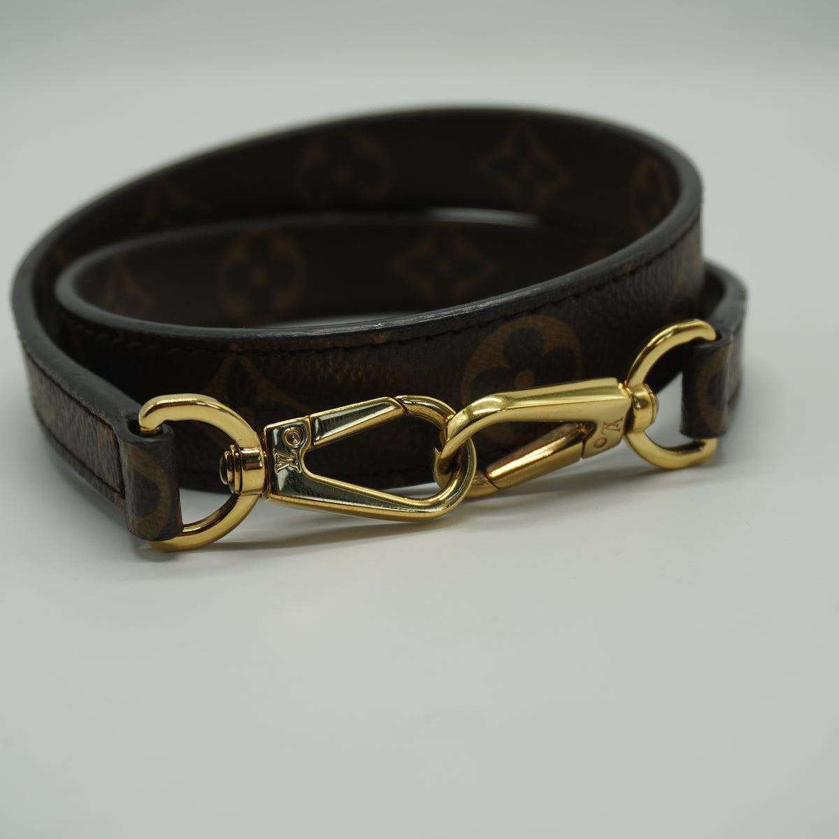 Louis Vuitton	Montaigne Monogram Canvas GHW Medium