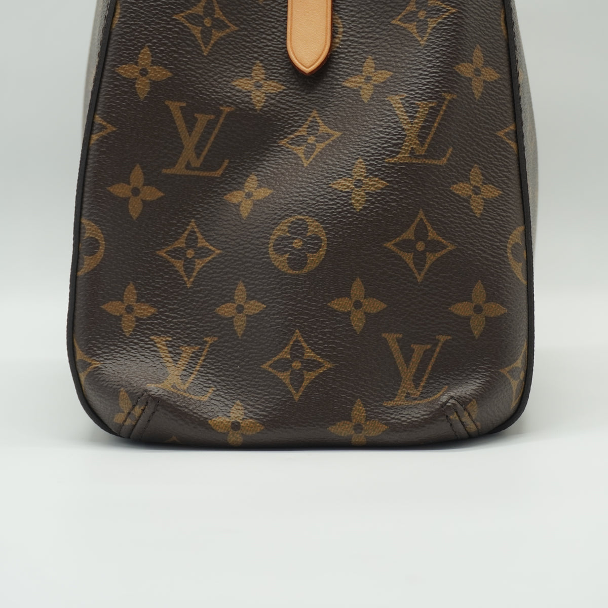 Louis Vuitton	Montaigne Monogram Canvas GHW Medium