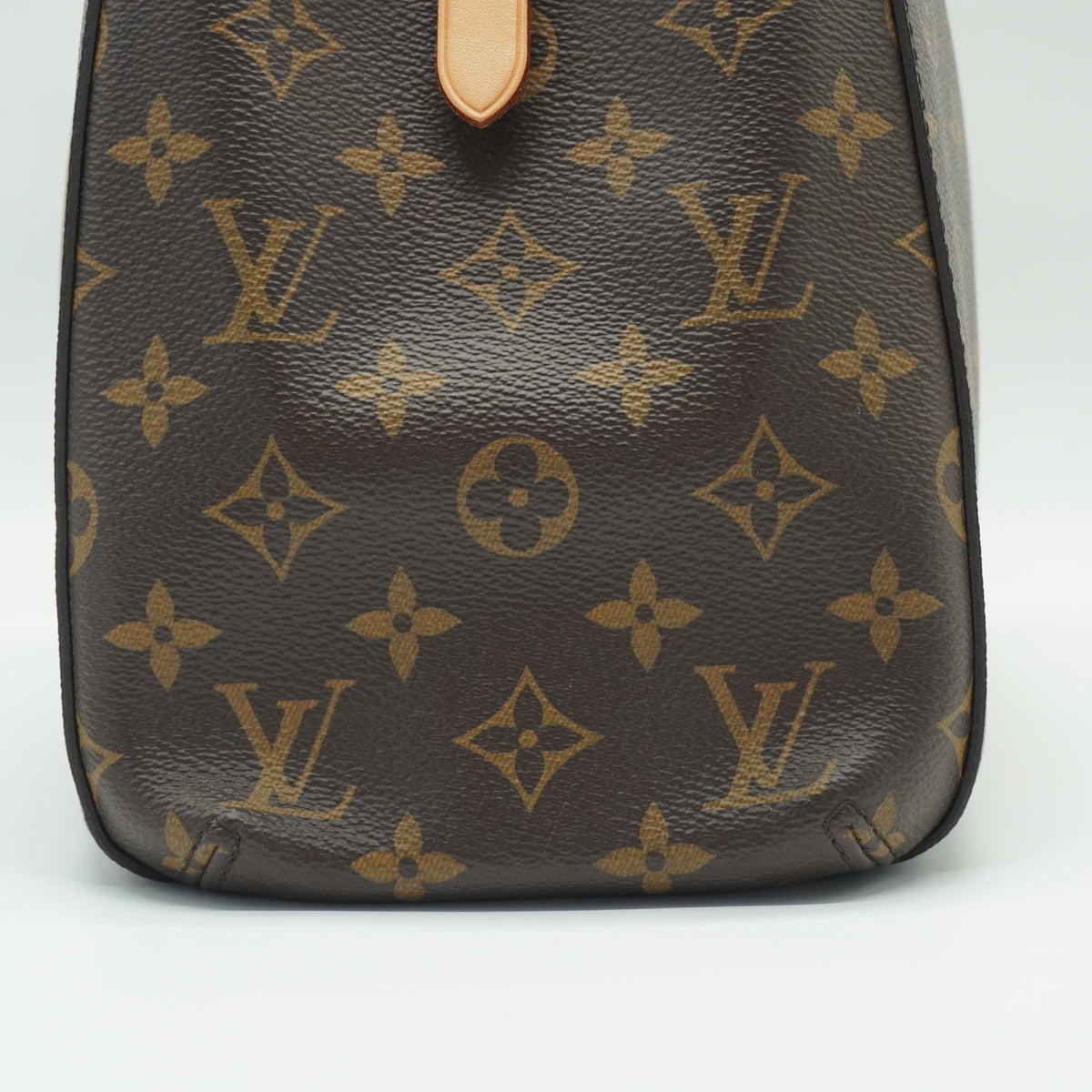 Louis Vuitton	Montaigne Monogram Canvas GHW Medium