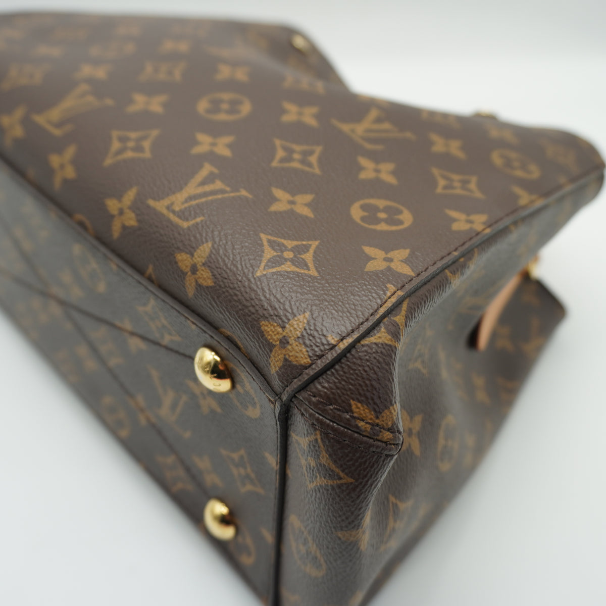 Louis Vuitton	Montaigne Monogram Canvas GHW Medium