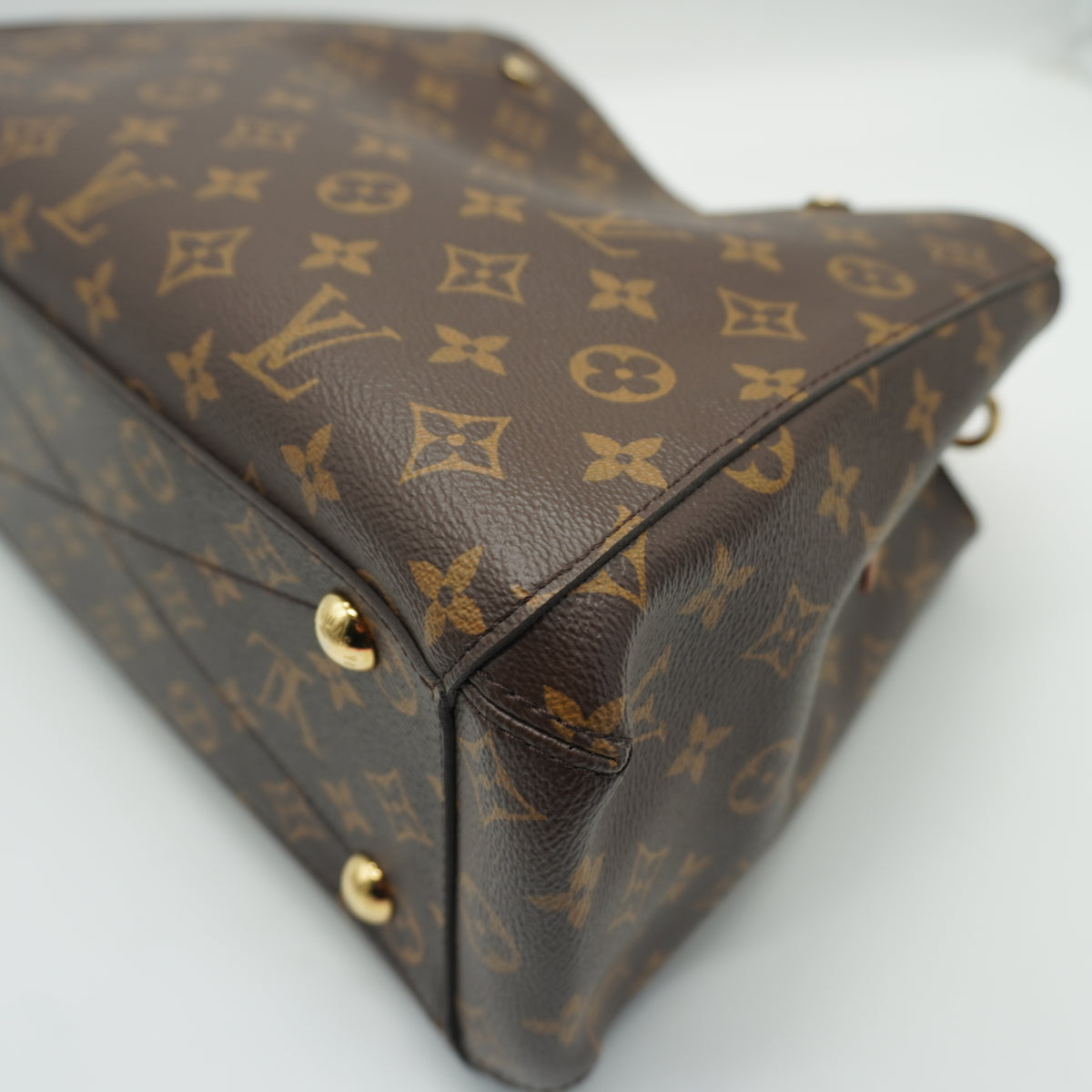 Louis Vuitton	Montaigne Monogram Canvas GHW Medium