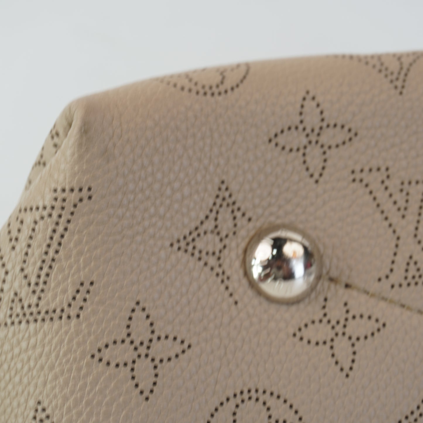 Louis Vuitton	Bella Bucket