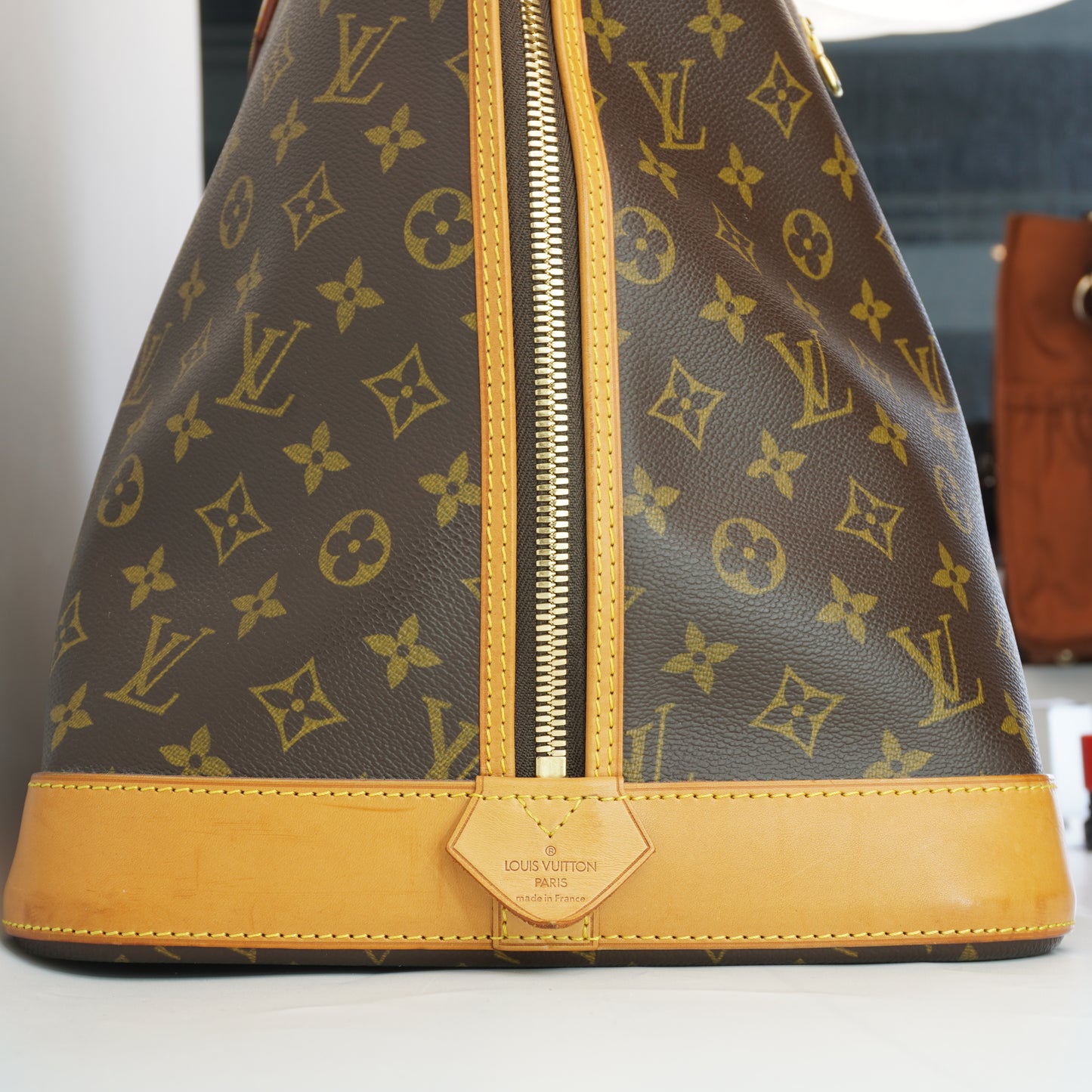 Louis Vuitton	Alma Voyage GM