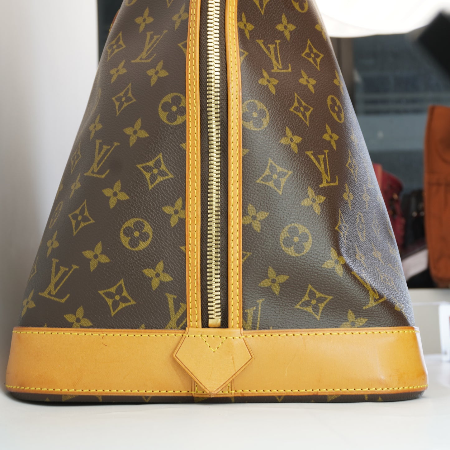 Louis Vuitton	Alma Voyage GM