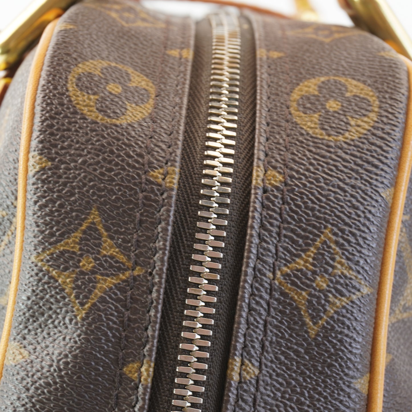 Louis Vuitton Monogram Monhattan GM M40025
