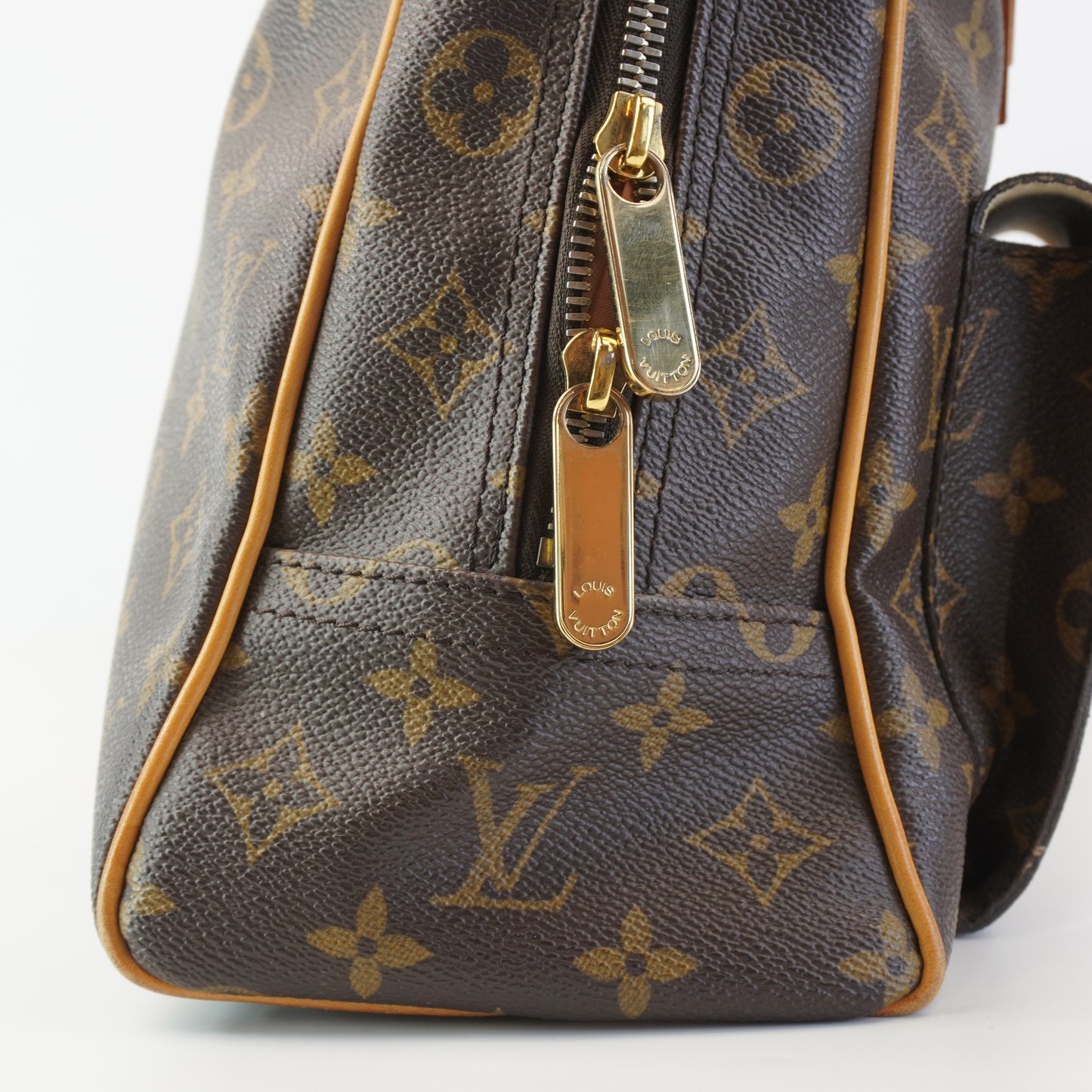 Louis Vuitton Monogram Monhattan GM M40025