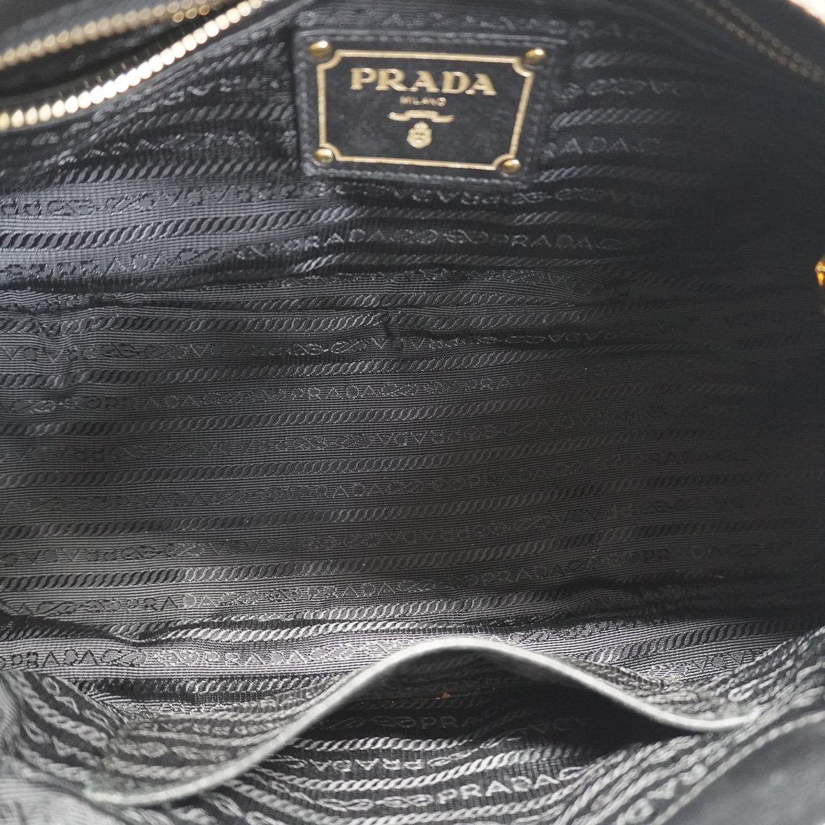 Prada	Gaufre Tessuto Medium Black GHW
