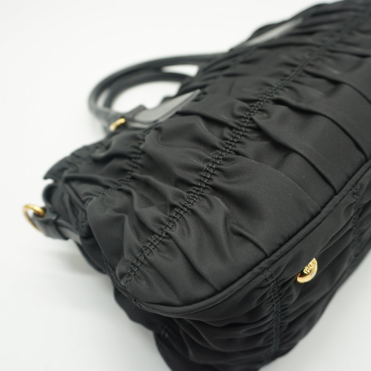 Prada	Gaufre Tessuto Medium Black GHW