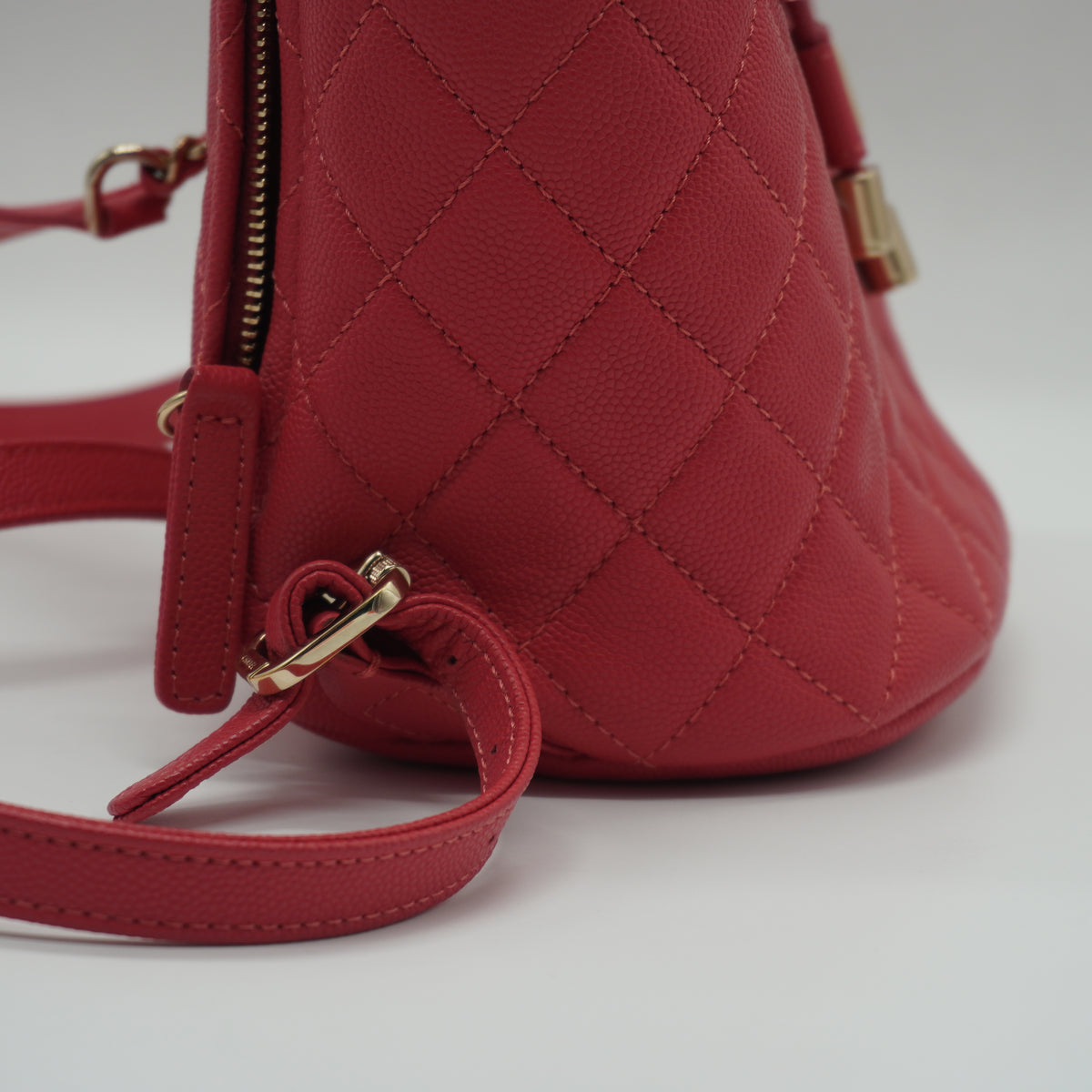 Chanel	CC Filigree caviar leather pink Backpack small GHW