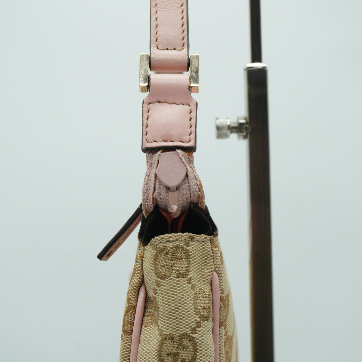 Gucci GG SUpreme Pochette GHW