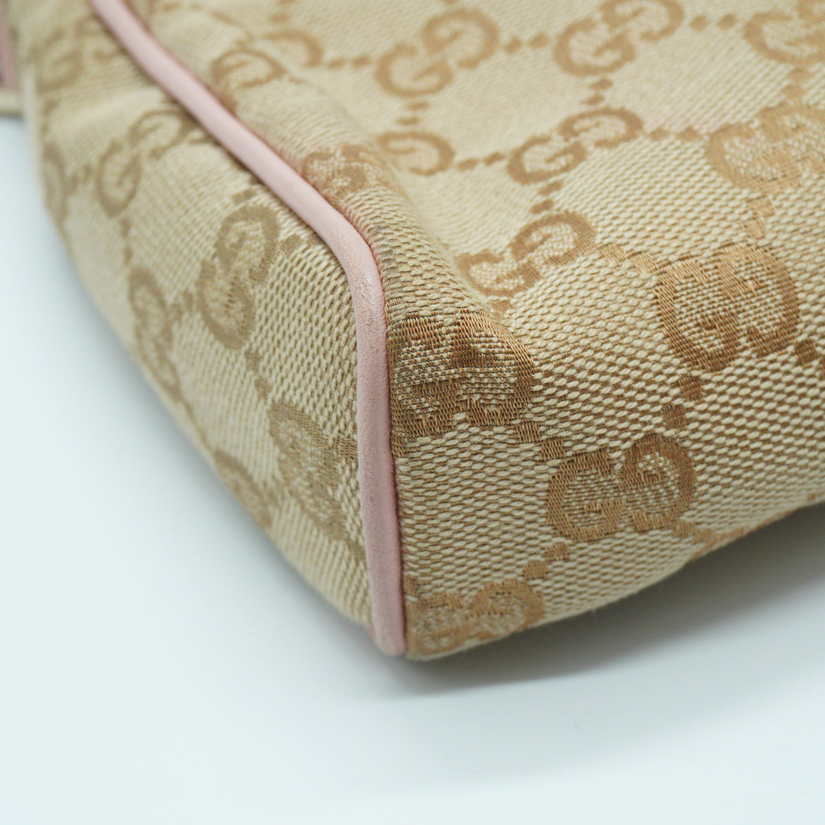 Gucci GG SUpreme Pochette GHW
