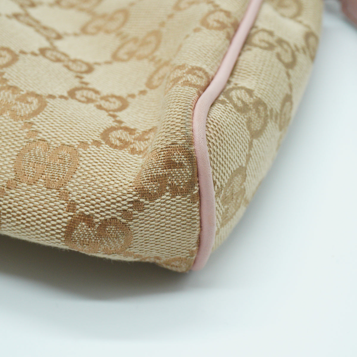 Gucci GG SUpreme Pochette GHW
