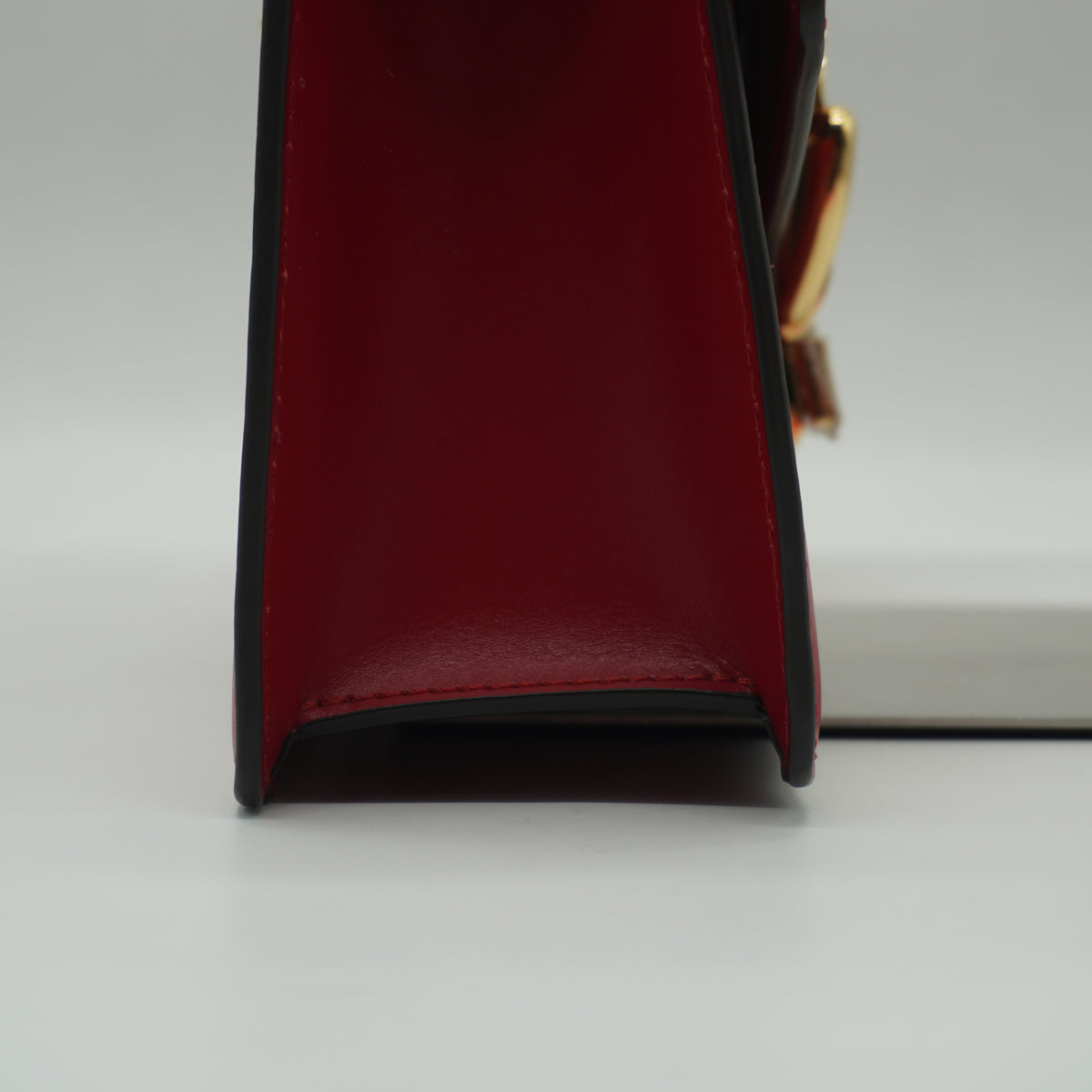Gucci	Sylvie Shoulder Red Bag Medium GHW