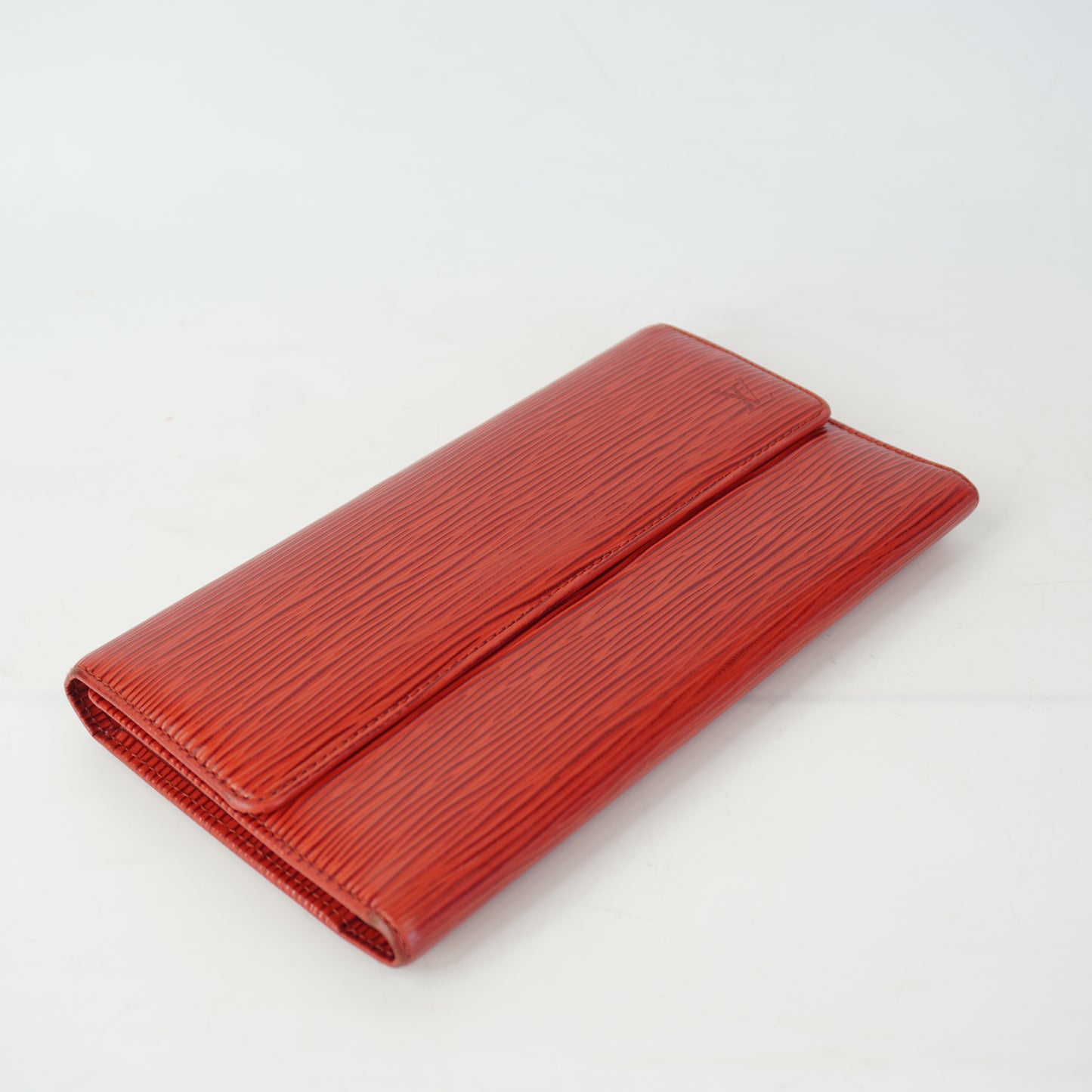 Louis Vuitton	Epi Wallet Red