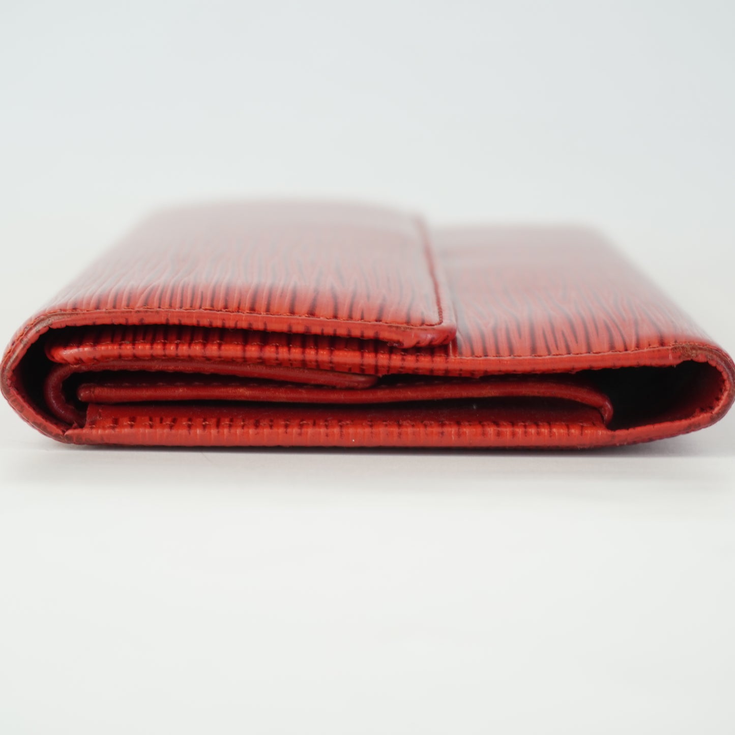 Louis Vuitton	Epi Wallet Red