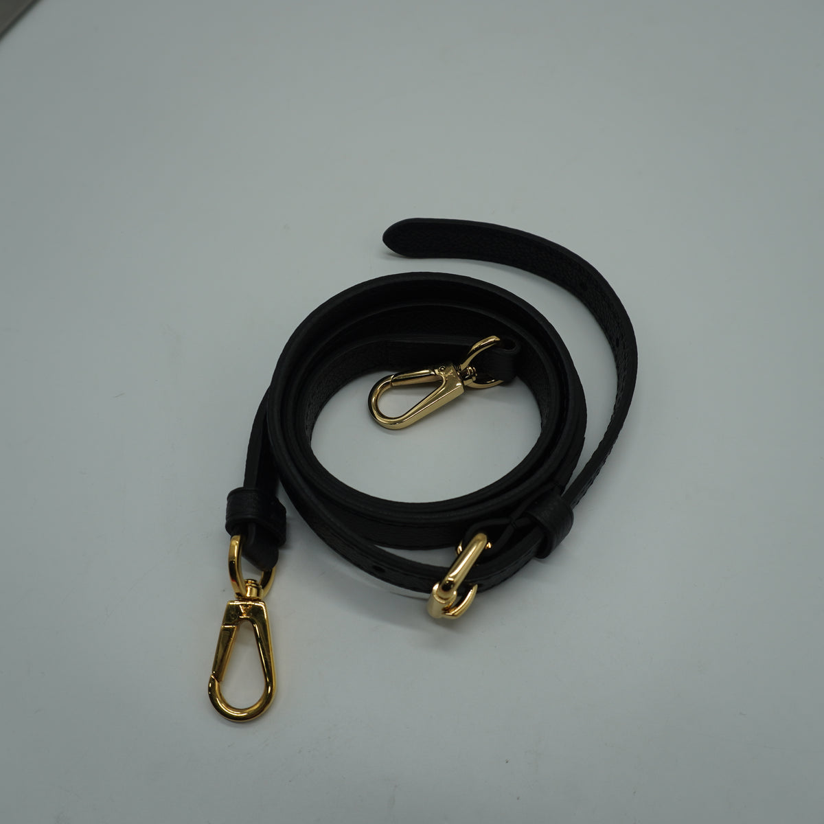 Louis Vuitton	Grand Palais MM Black GHW