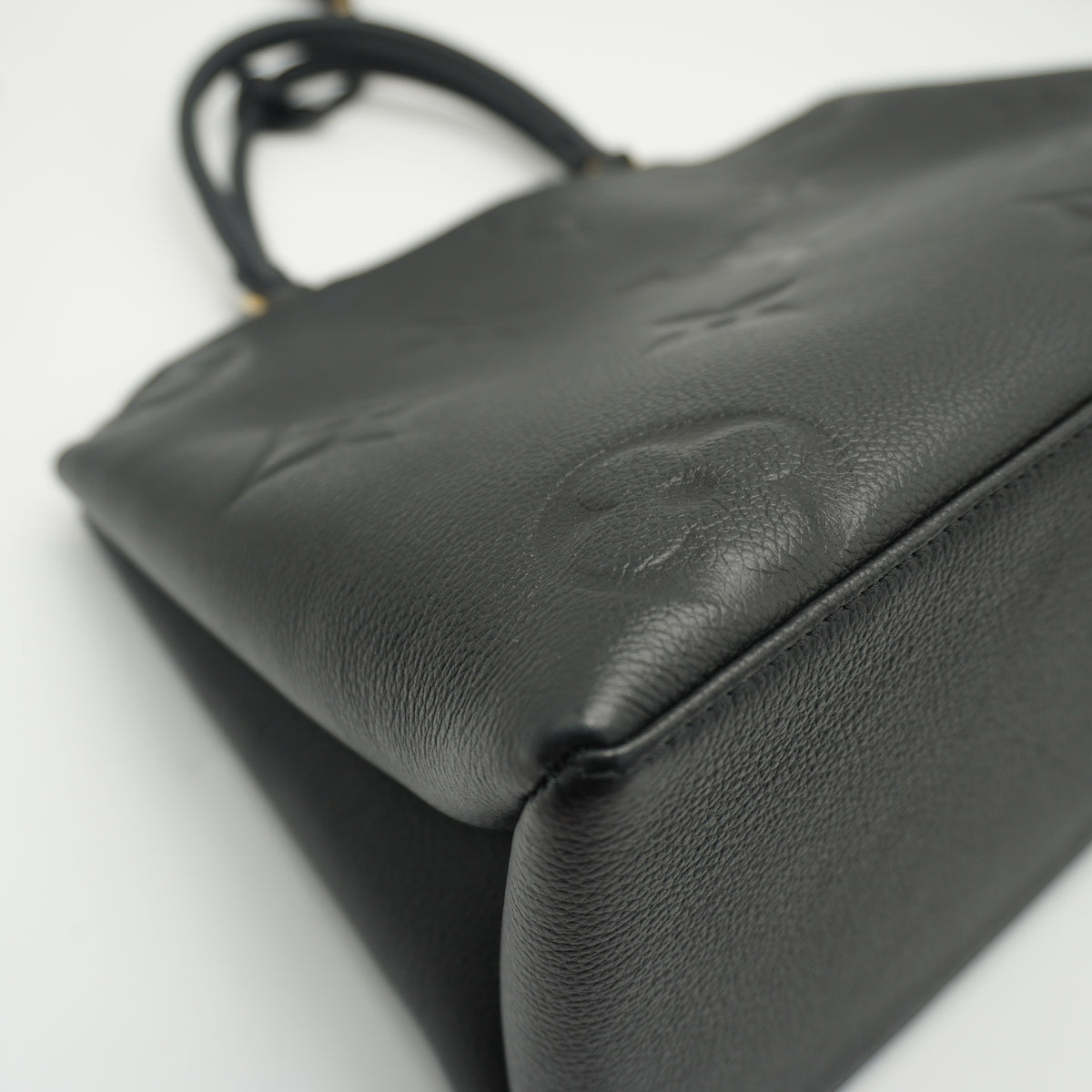 Louis Vuitton	Grand Palais MM Black GHW