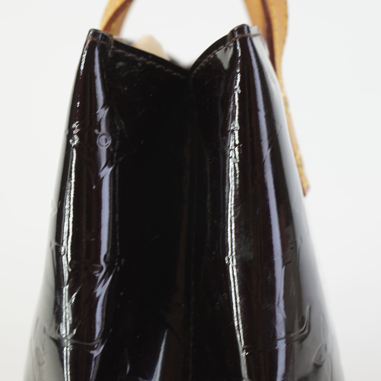 Louis Vuitton	Vernis Handbag