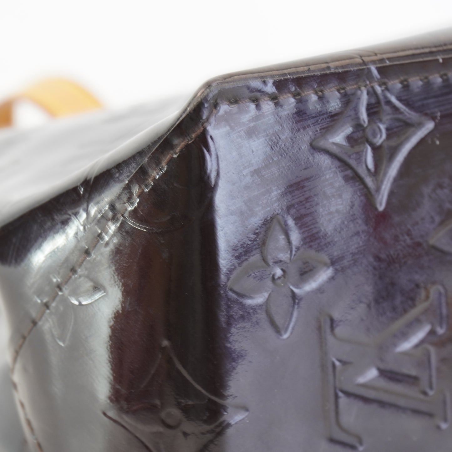 Louis Vuitton	Vernis Handbag