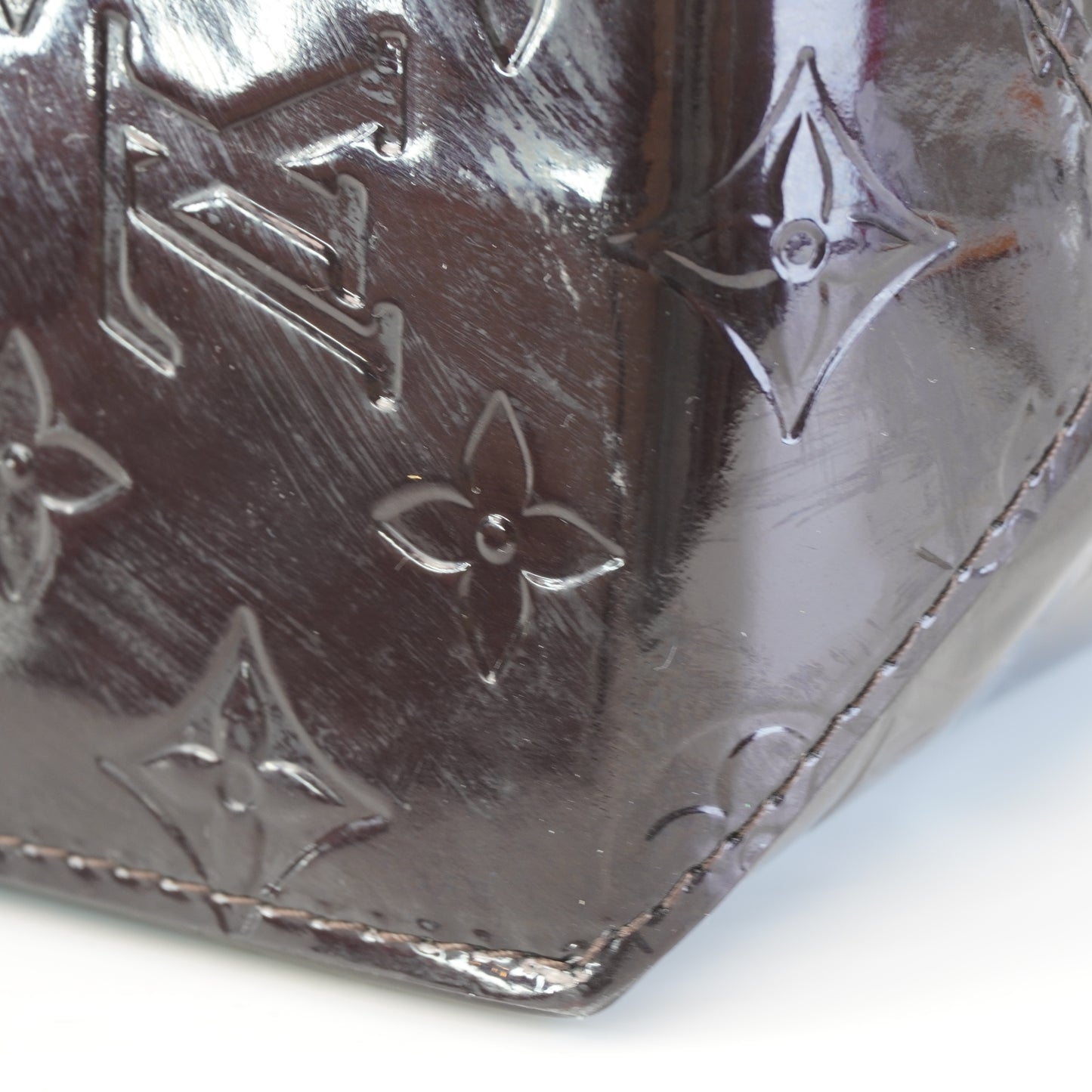 Louis Vuitton	Vernis Handbag