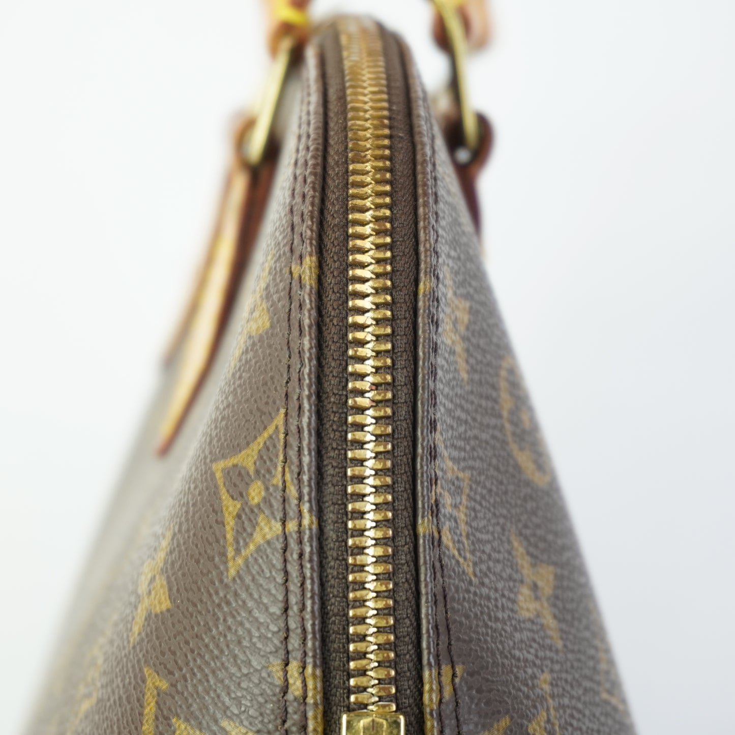 Louis Vuitton	Alma PM Monogram Canvas GHW Medium