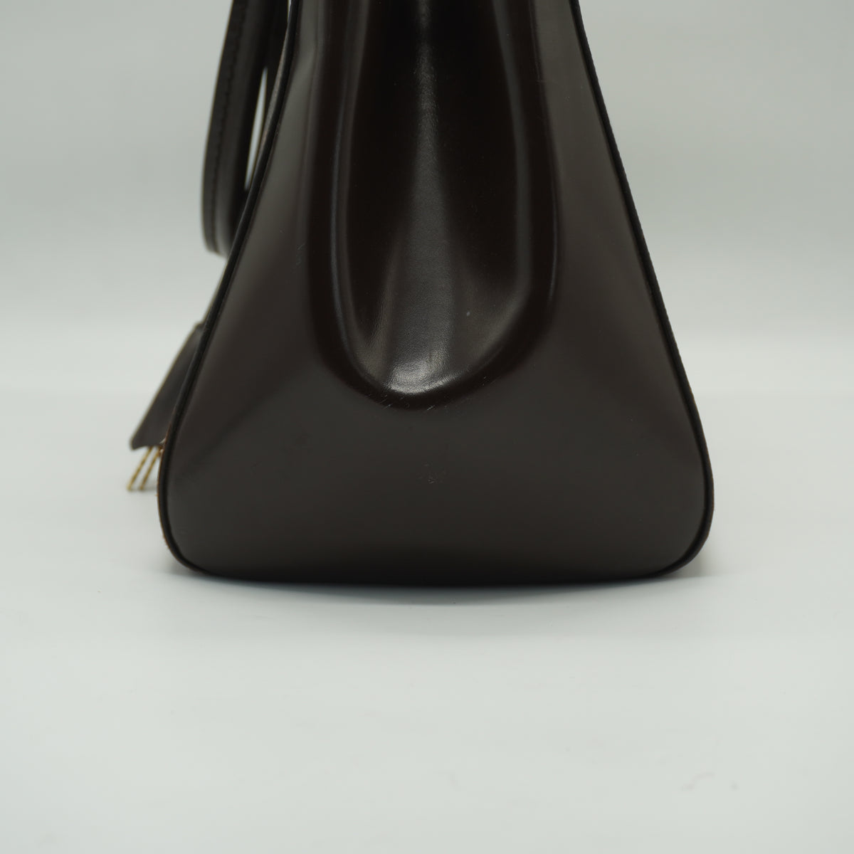 Louis Vuitton	Rivoli DE Medium GHW