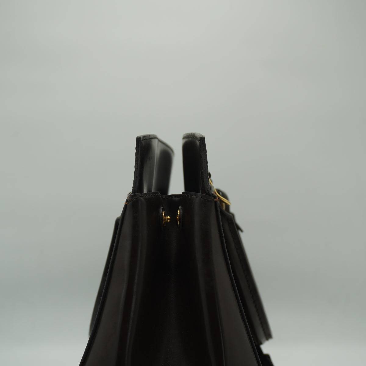 Louis Vuitton	Rivoli DE Medium GHW