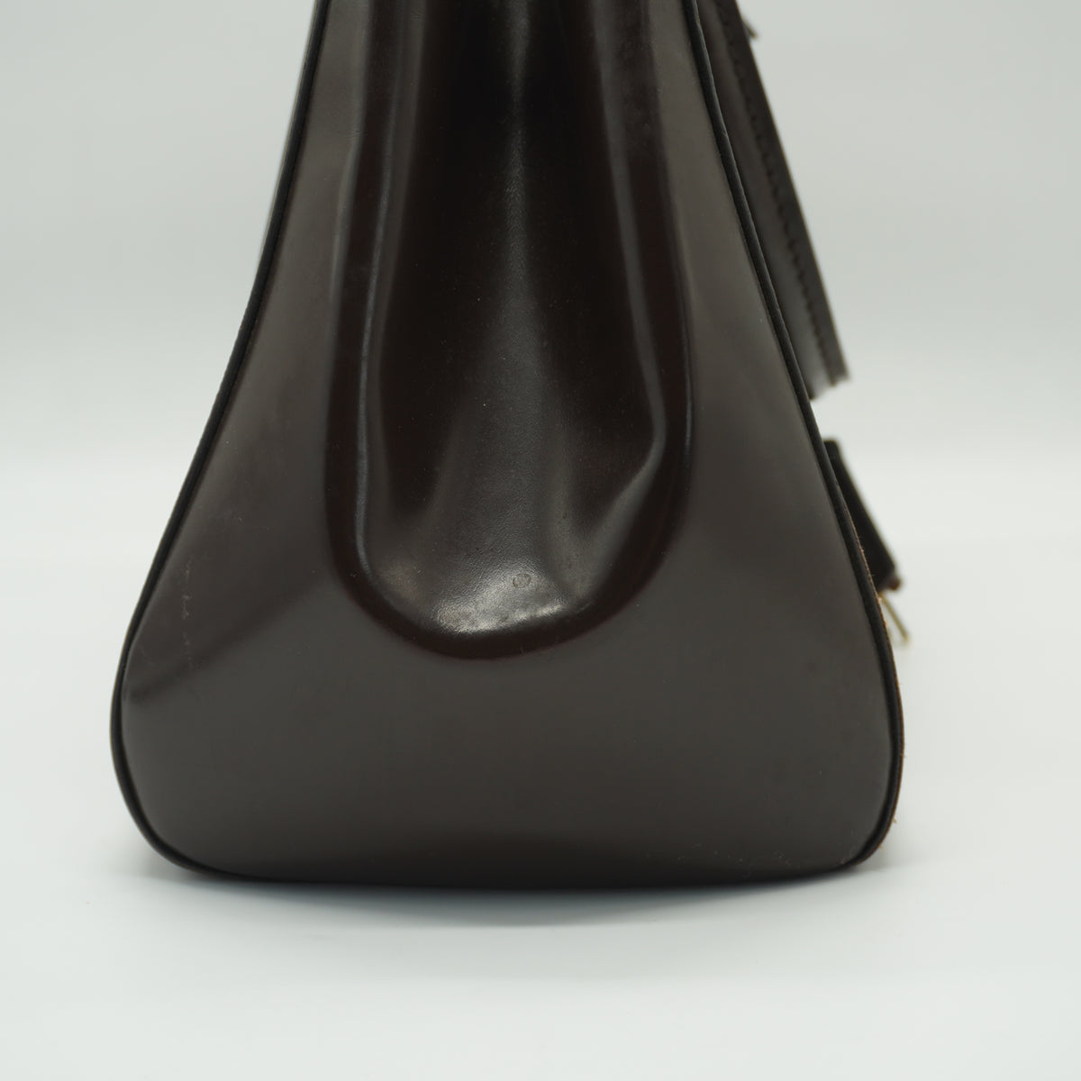 Louis Vuitton	Rivoli DE Medium GHW
