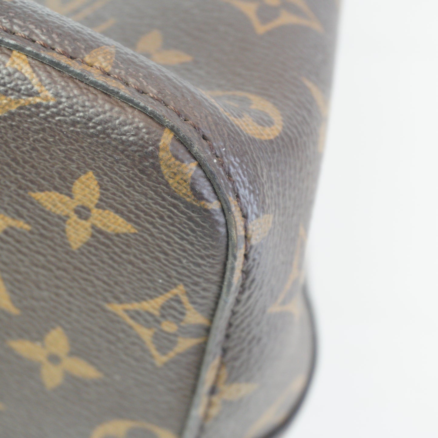 Louis Vuitton	NeoNeo MM Bucket Bag GHW