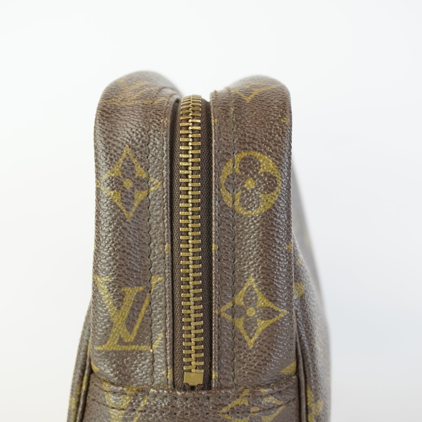 Louis Vuitton	Trousse Toilette 28 GHW Medium
