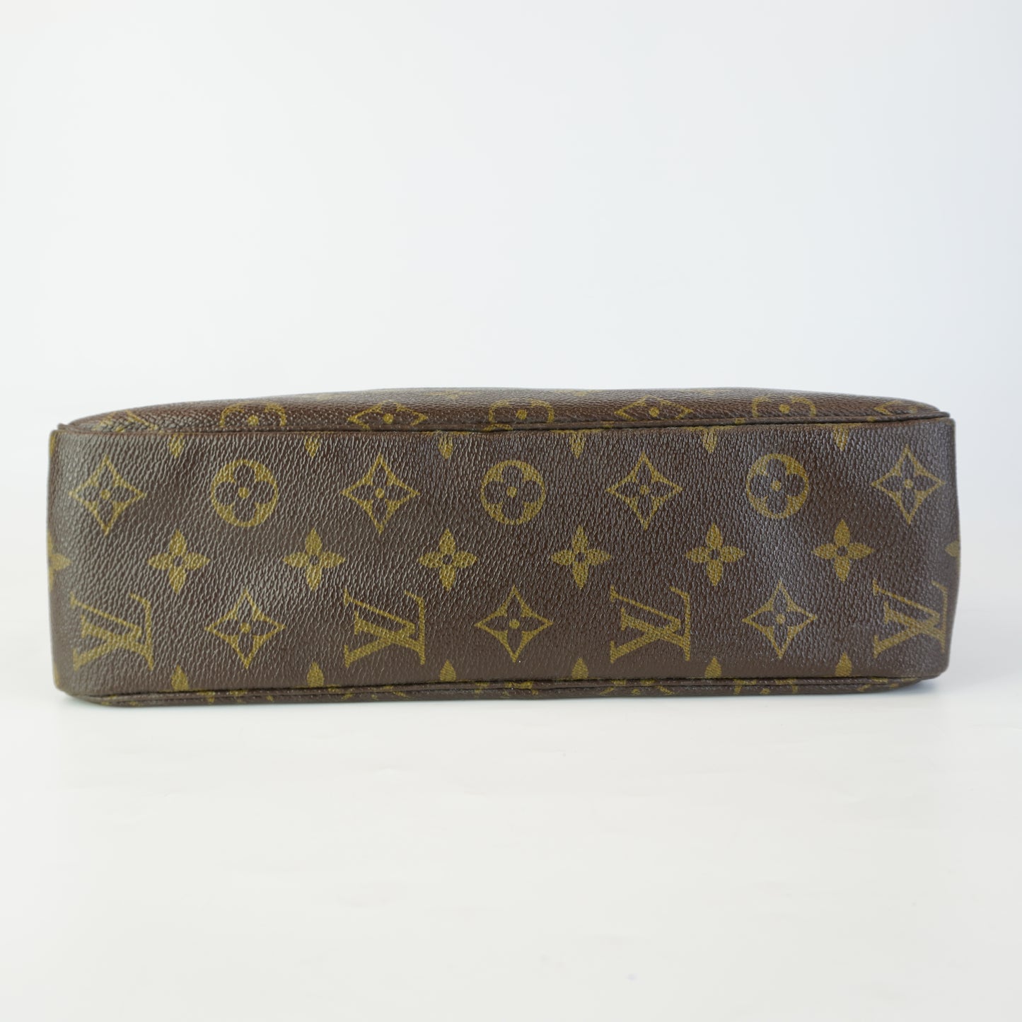 Louis Vuitton	Trousse Toilette 28 GHW Medium